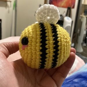 Bumble bee key chain